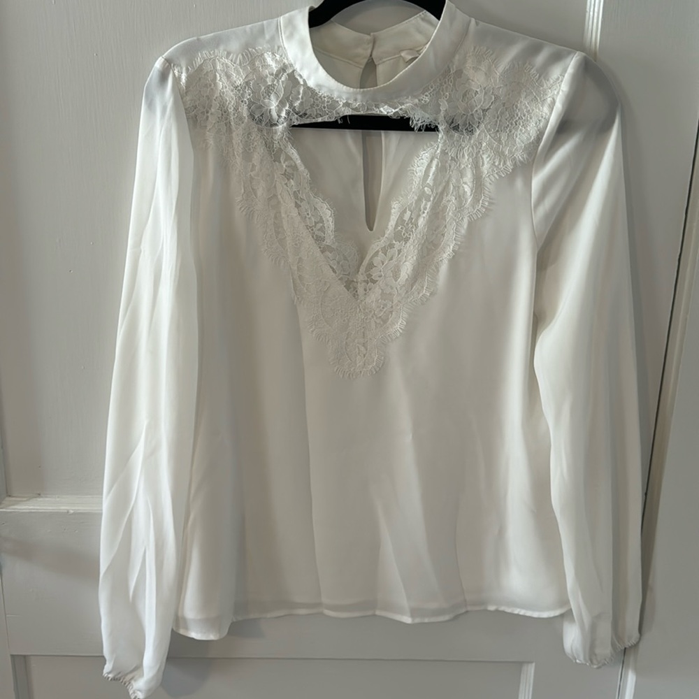 WAYF v-neck lace detail Blouse XS